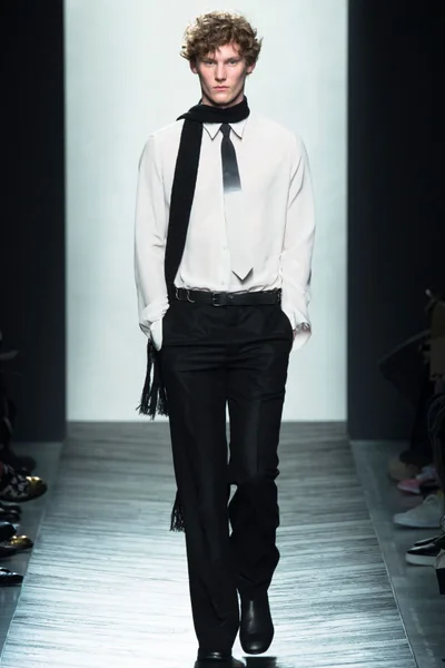 Look 4